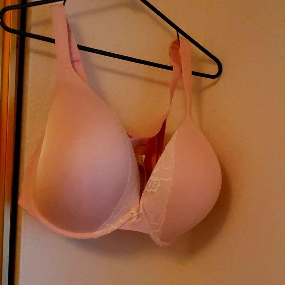 Pink bra, hardly worn.